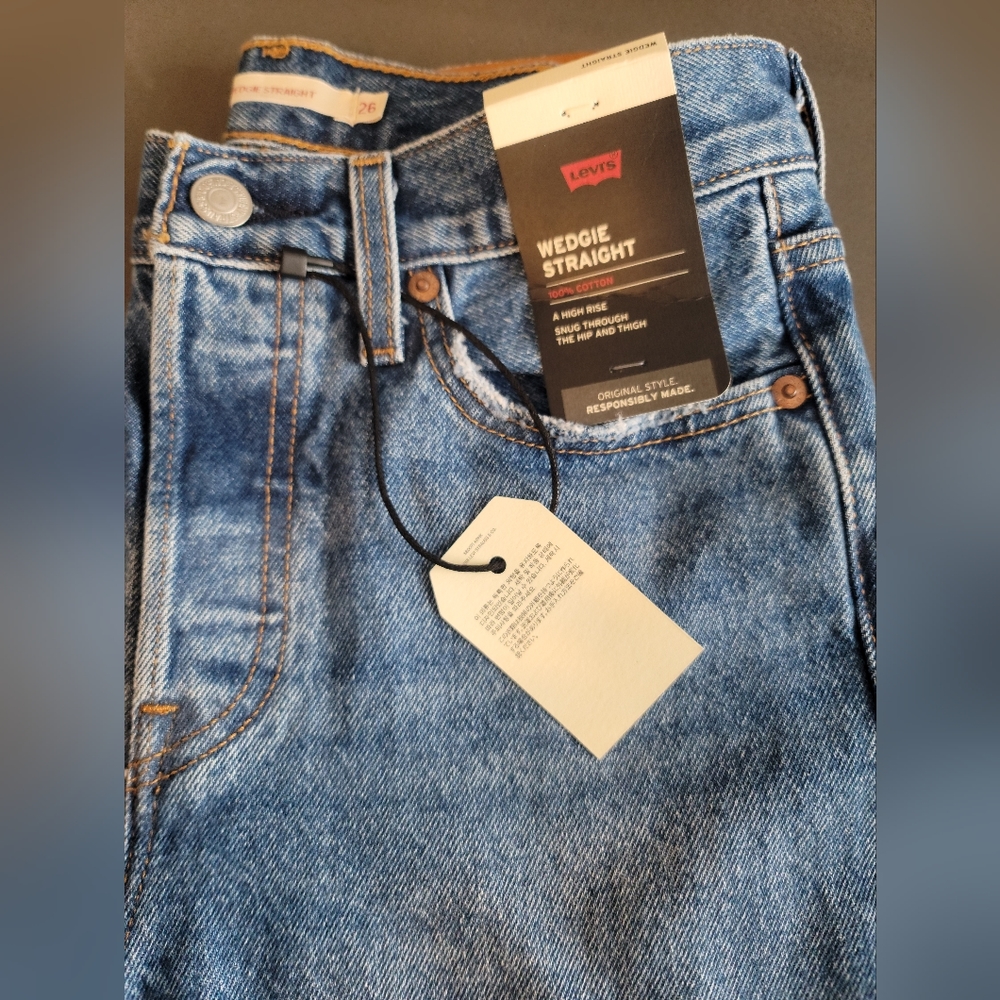 Wedgie Straight Levis